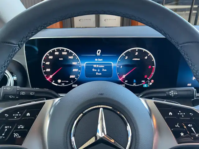 Mercedes-Benz V 300 view 10