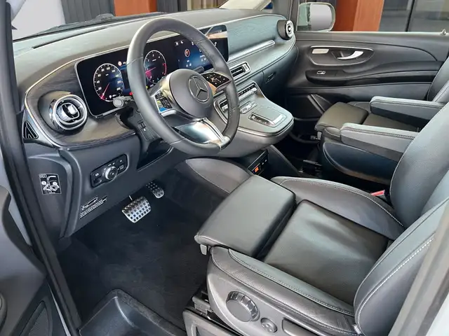 Mercedes-Benz V 300 view 4