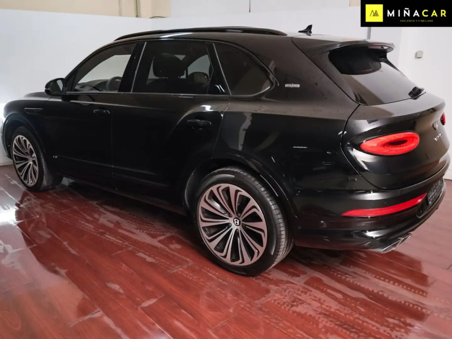 Bentley Bentayga V8 Černá - 2