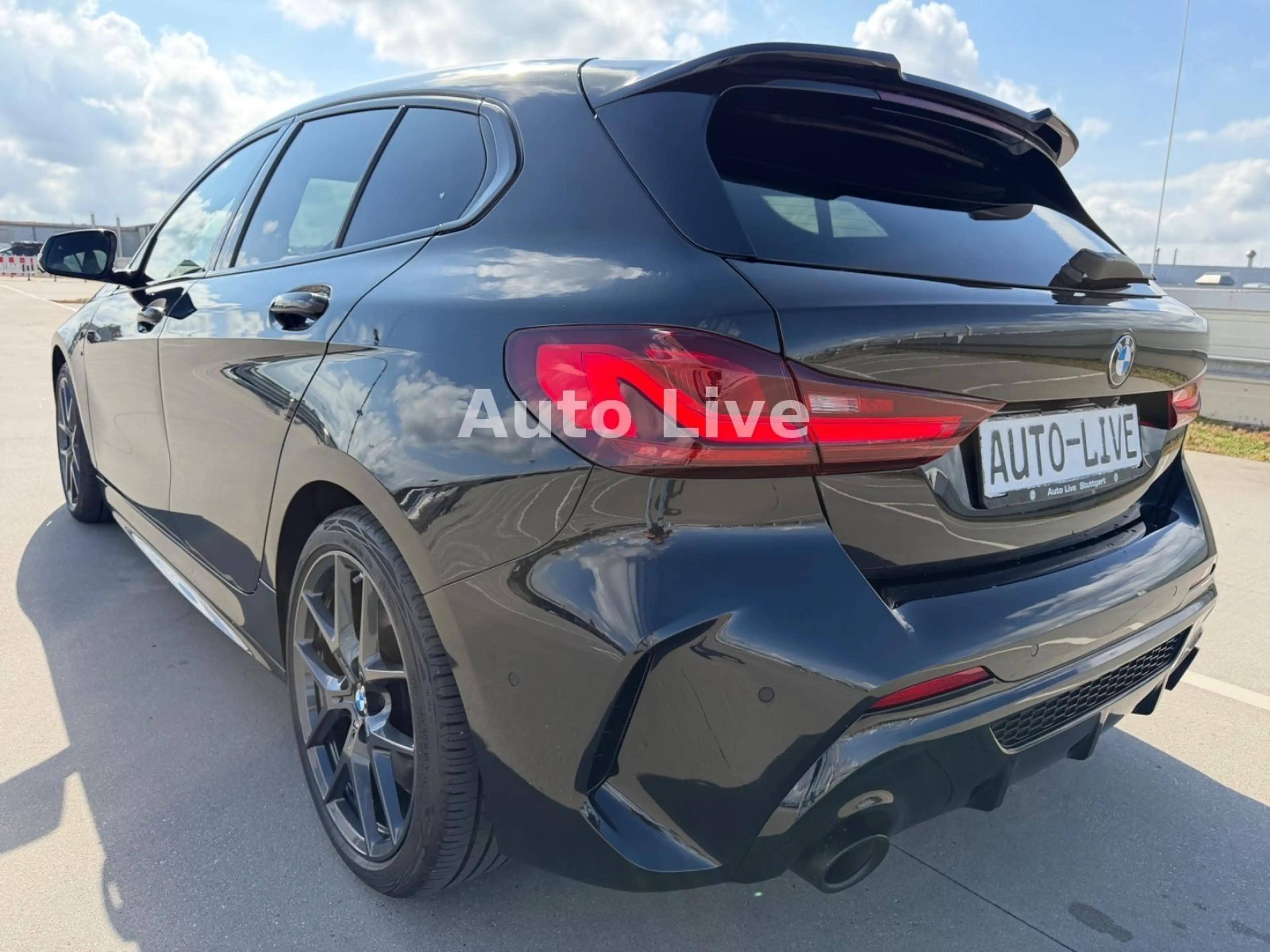 BMW 135 i xDrive*VIRTUAL*NAVI*LASER*KAMERA*SPORT!! — photo 3