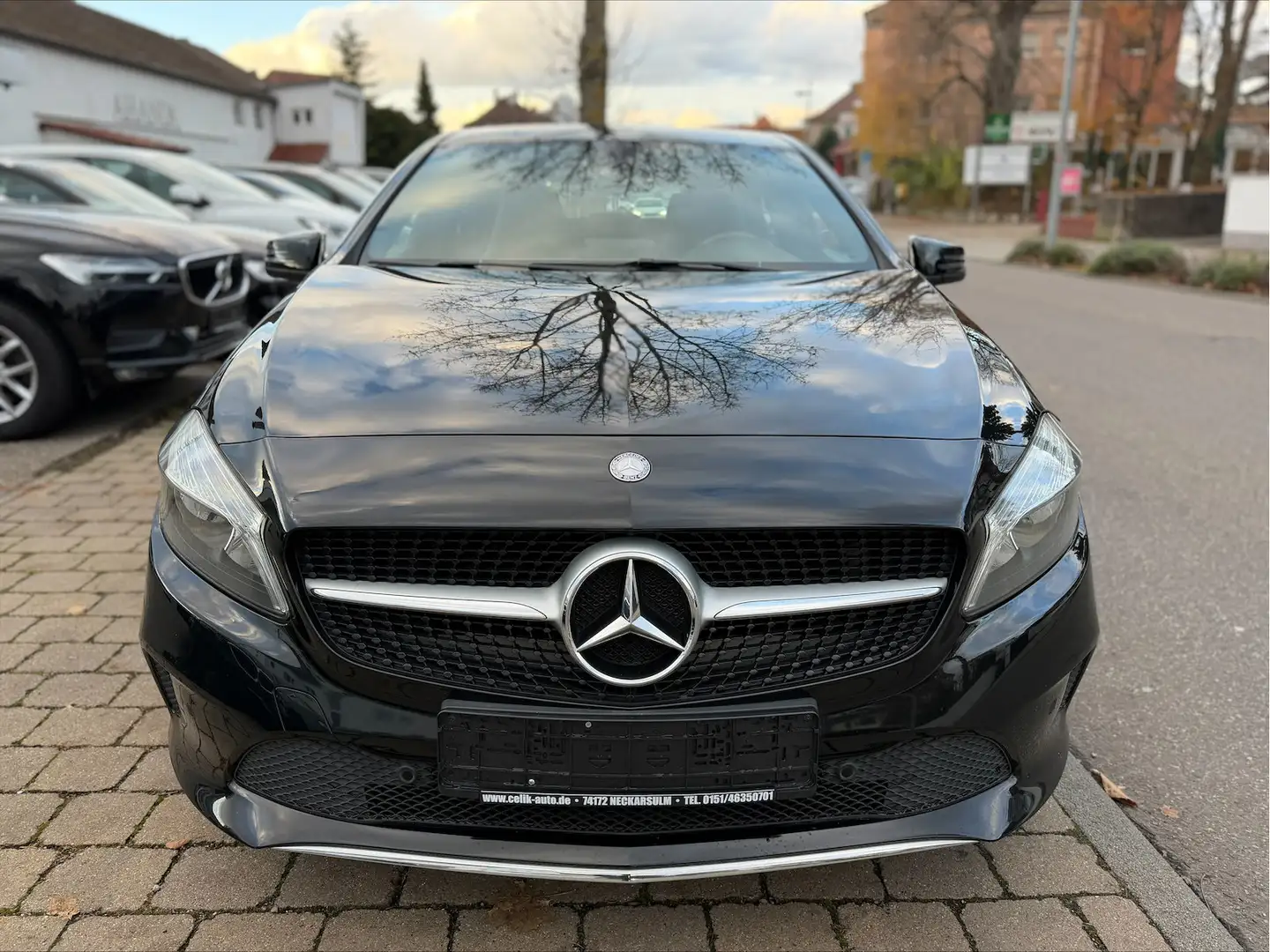Mercedes-Benz A 180 BlueEfficiency Urban Navi Leder Noir - 2