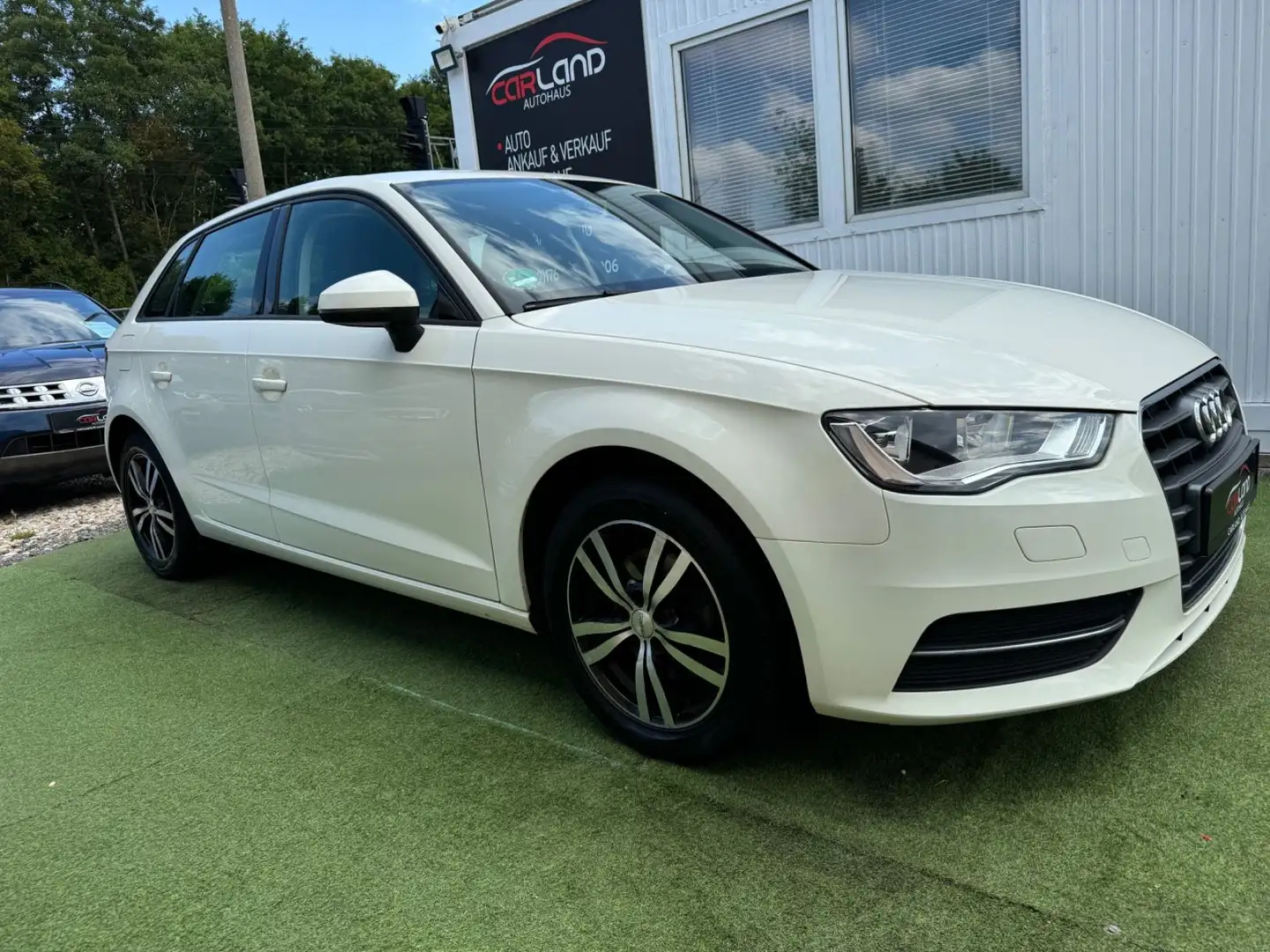 Audi A3 Sportback attraction Wit - 1