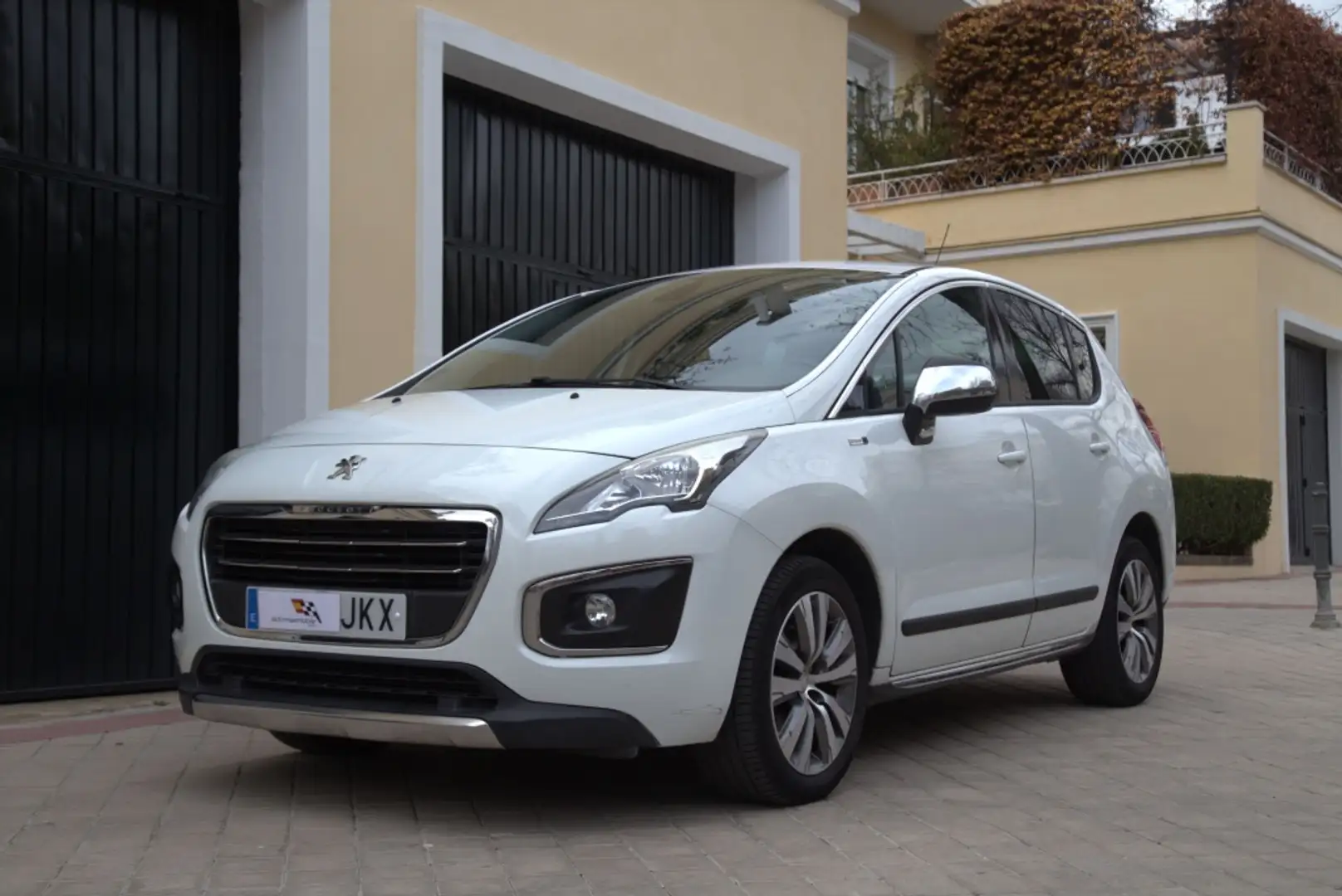 Peugeot 3008 1.2 PureTech S&S Style 130 Weiß - 1