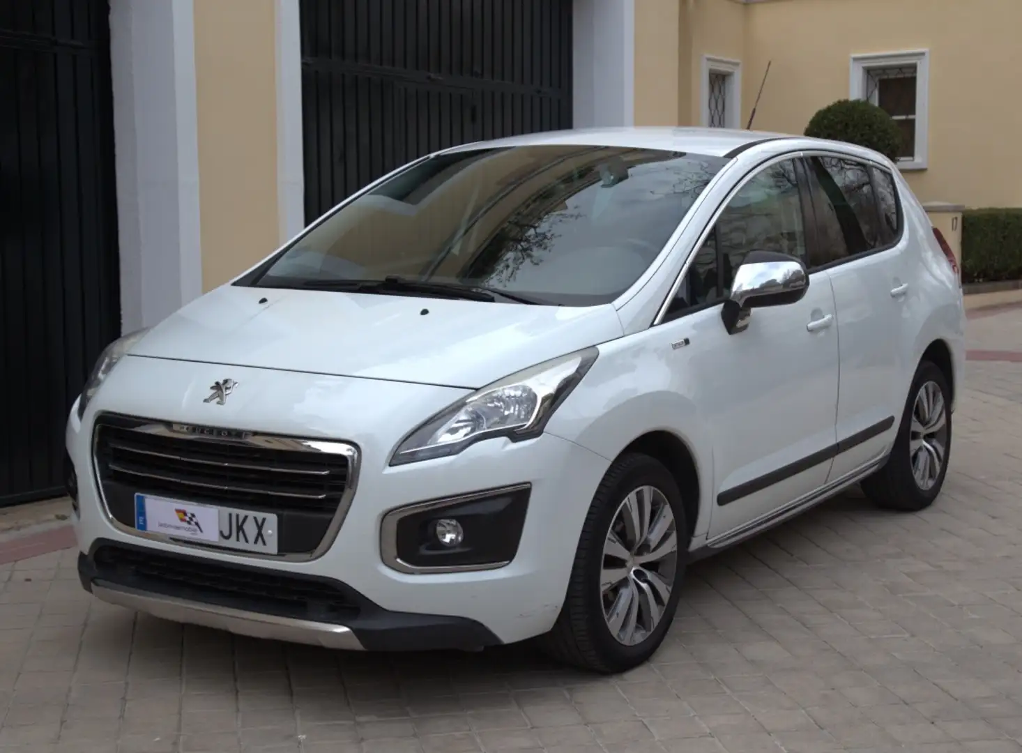Peugeot 3008 1.2 PureTech S&S Style 130 Weiß - 2
