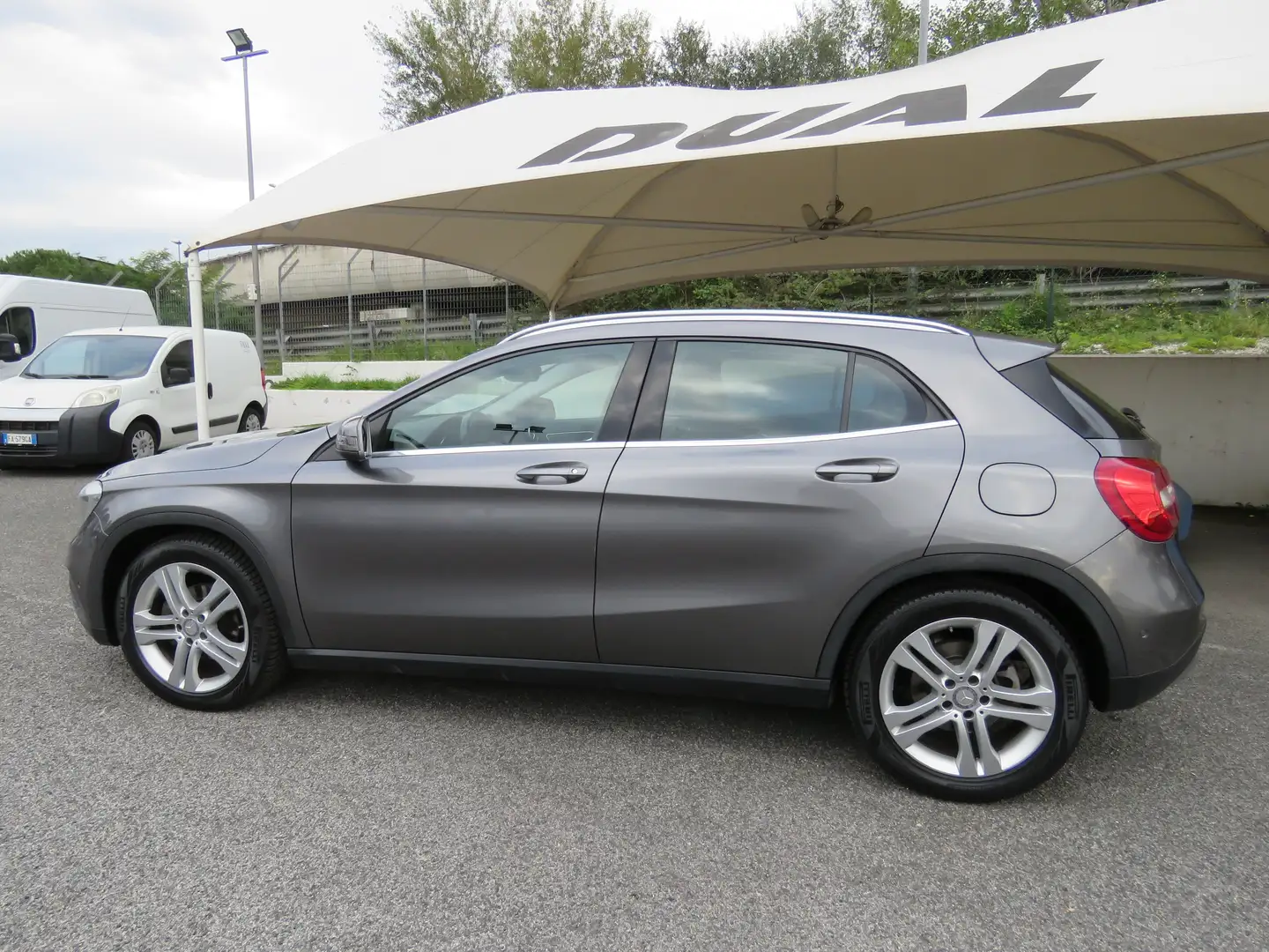 Mercedes-Benz GLA 200 GLA 200d Sport 4matic aut. Grigio - 2