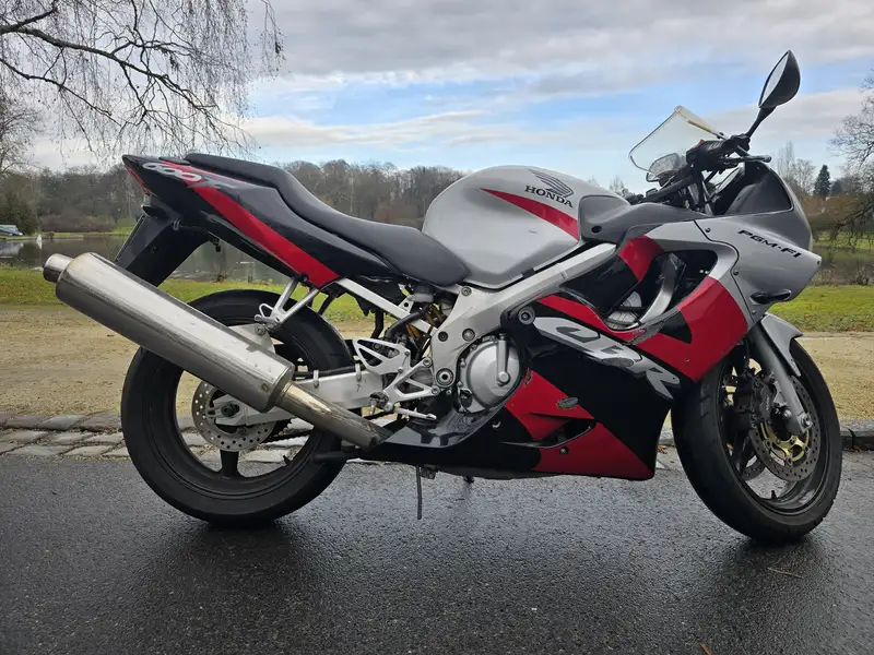 Honda CBR 600 - foto 2