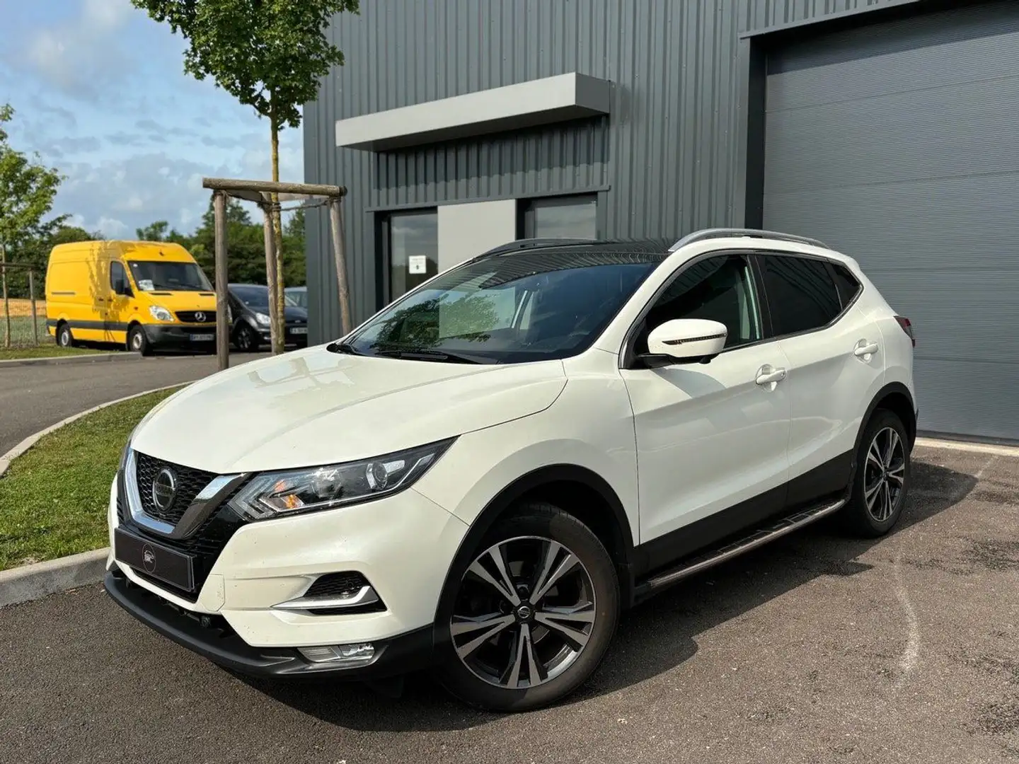 Nissan Qashqai 1.5 DCI 110 CH MT N-CONNECTA %2B DESIGN 1 ERE MAIN Blanc - 1