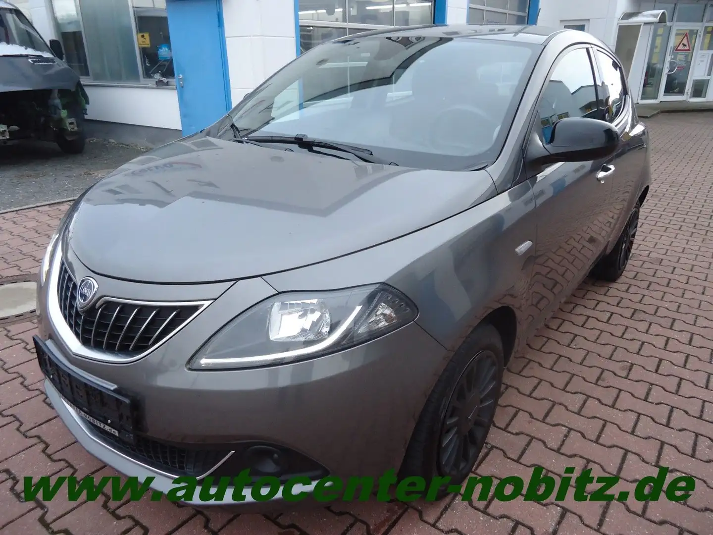 Lancia Ypsilon 1.0 Hybrid Silver *Klima-PDC-Bluetooth* Grau - 1