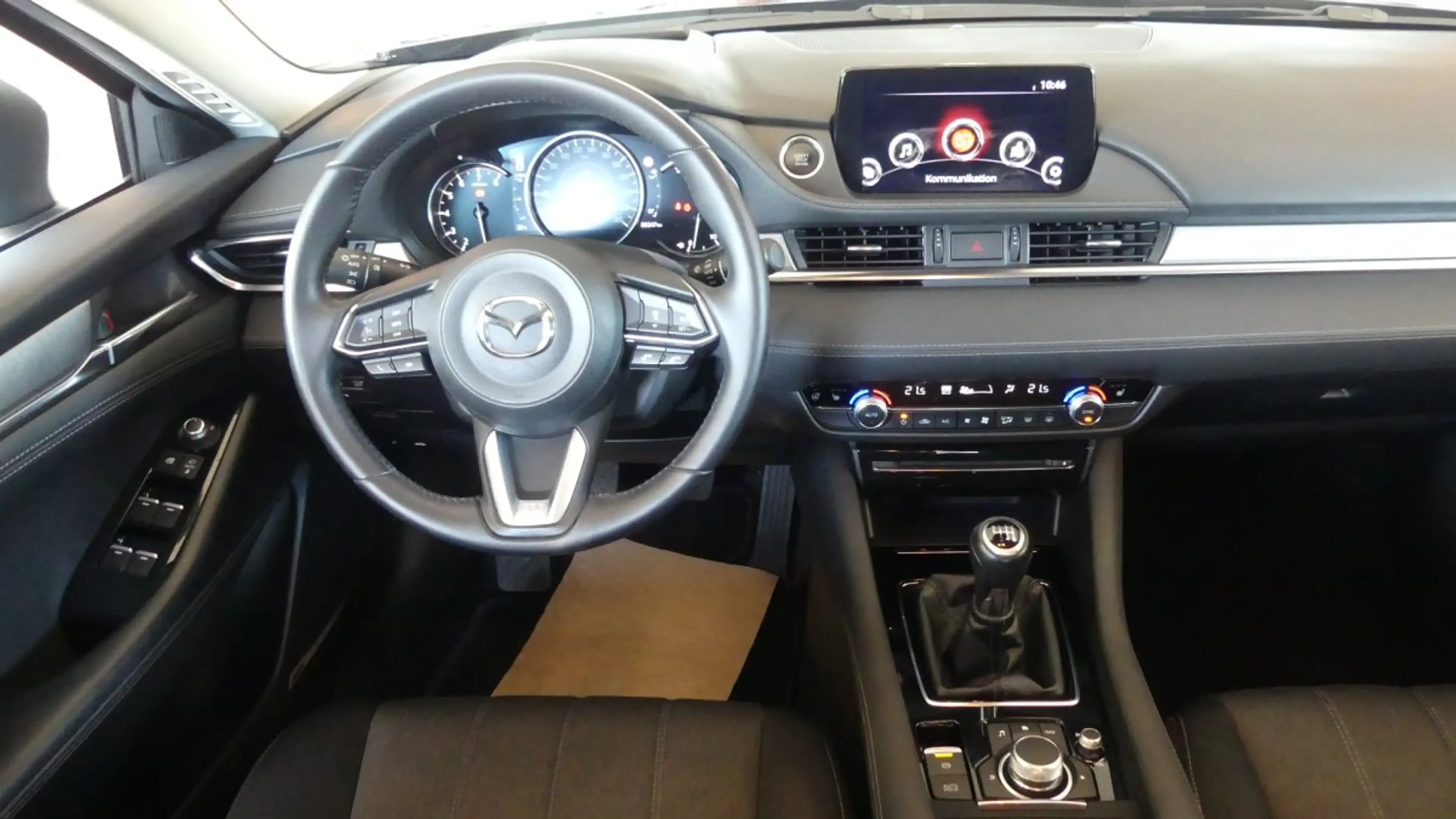 Mazda 6 2,0i Kombi Sports-Line AHK — photo 14
