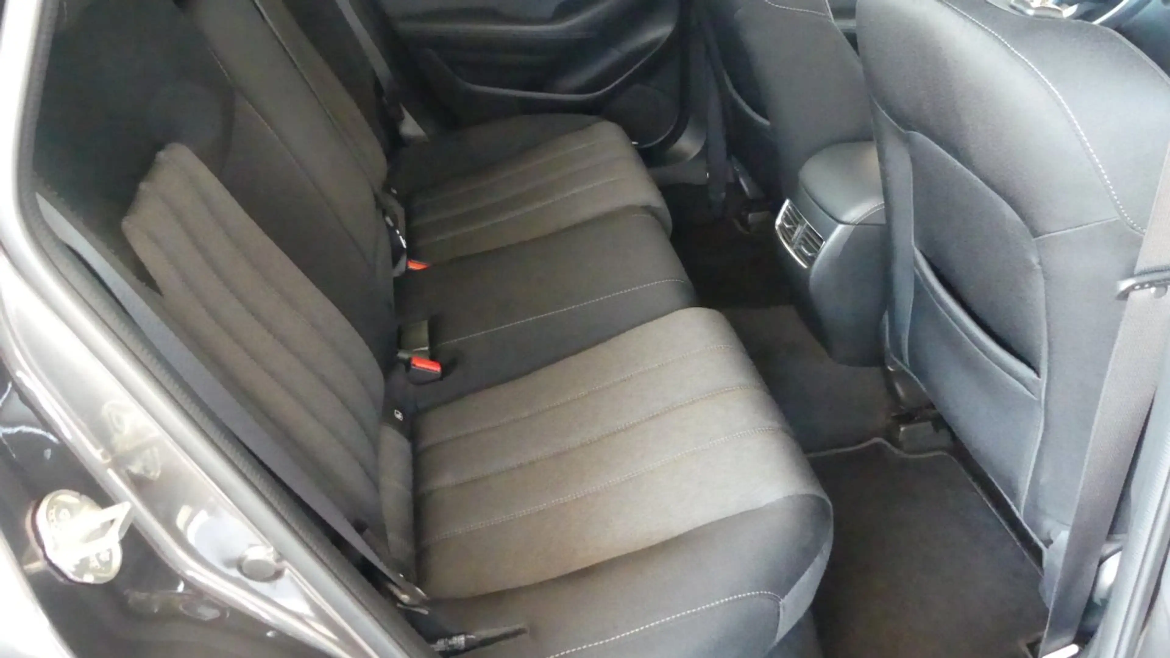 Mazda 6 2,0i Kombi Sports-Line AHK — photo 15