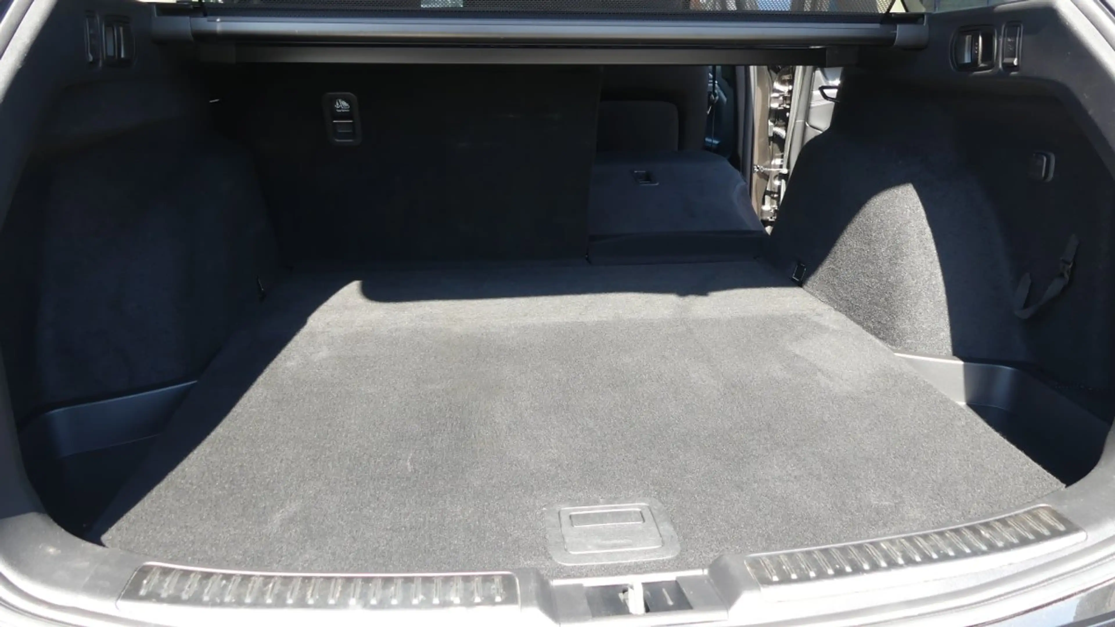 Mazda 6 2,0i Kombi Sports-Line AHK — photo 13