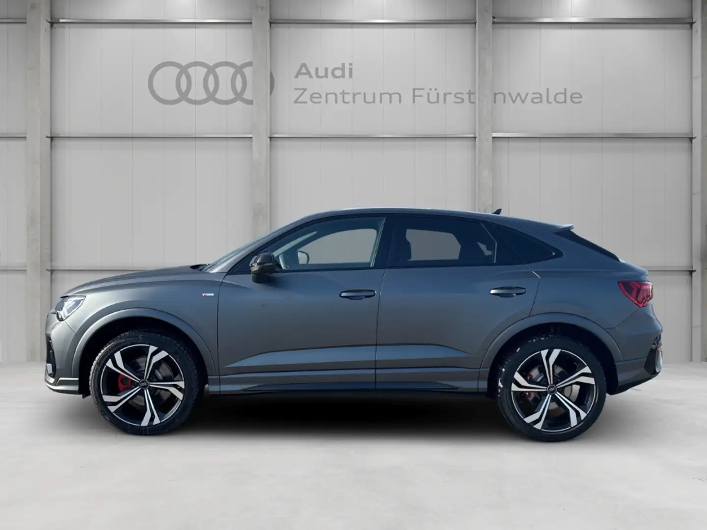 Audi Q3 tronic quattro 180(245) Sportback line 45 TFSI qua Silber - 2