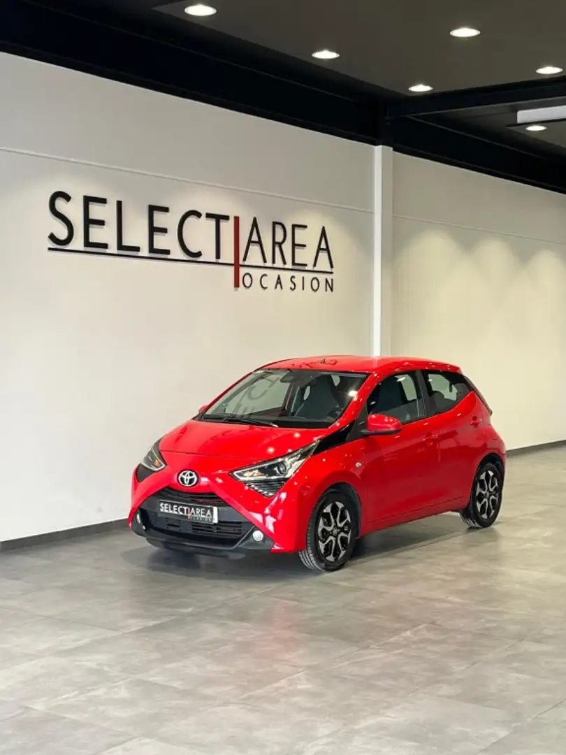 Toyota Aygo 1.0 VVT-i x-play Rojo - 1