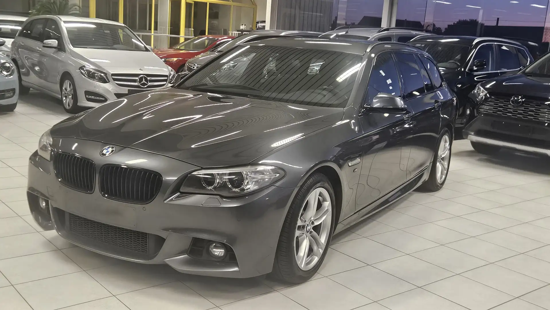 BMW 518 d 2.0D 110Kw Automat Euro 6 Année 2017,98000Km Gris - 1