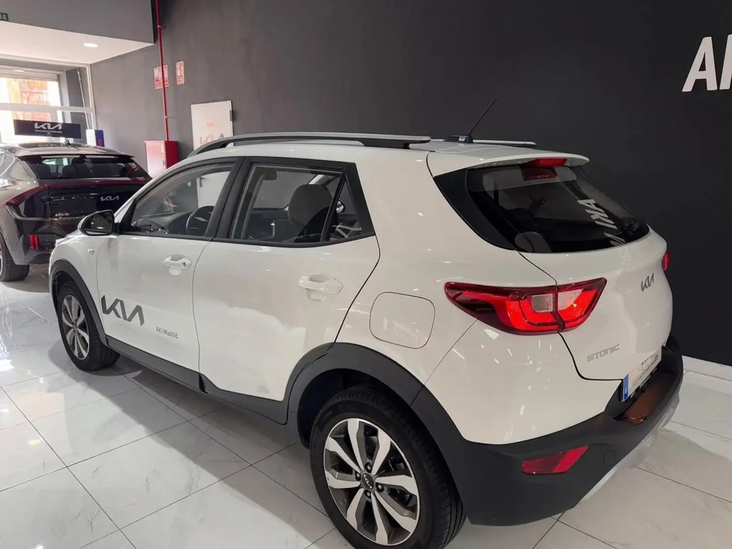 Kia Stonic 1.0 T-GDi MHEV Drive 100 Blanco - 2