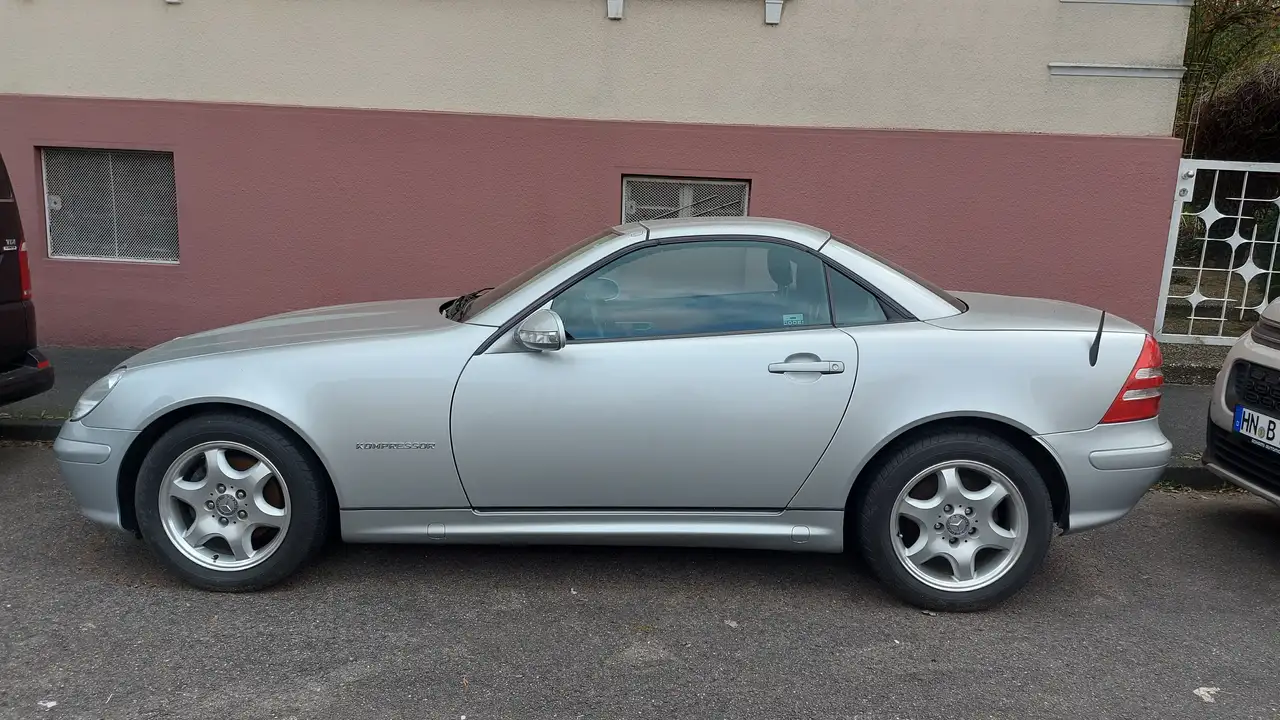 Mercedes-Benz SLK 230