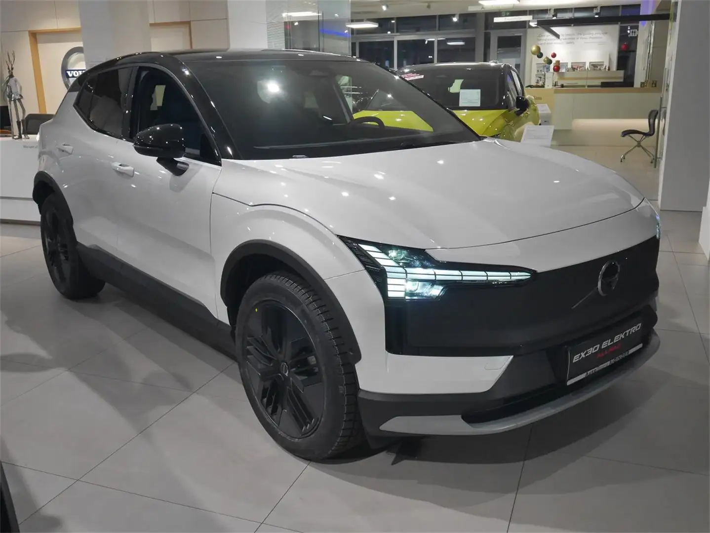 Volvo EX30 Cross Country Twin Performance Ultra Weiß - 1