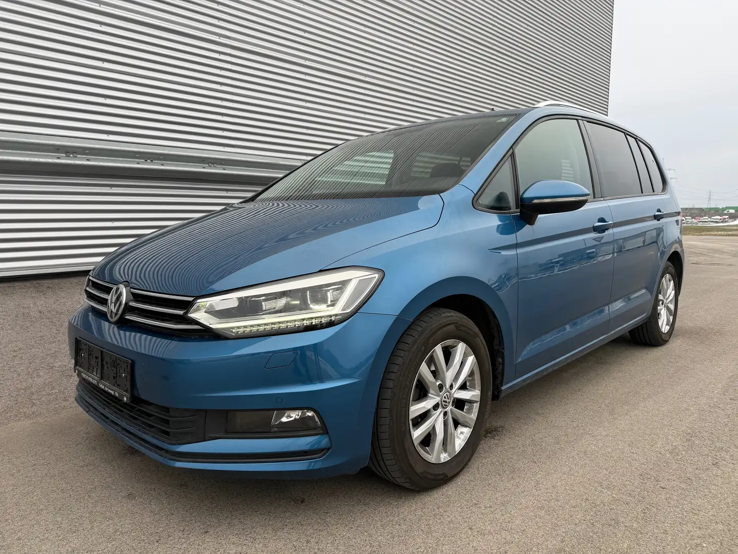 Volkswagen Touran Sky 1,6 SCR TDI DSG ID:48 Blau - 2