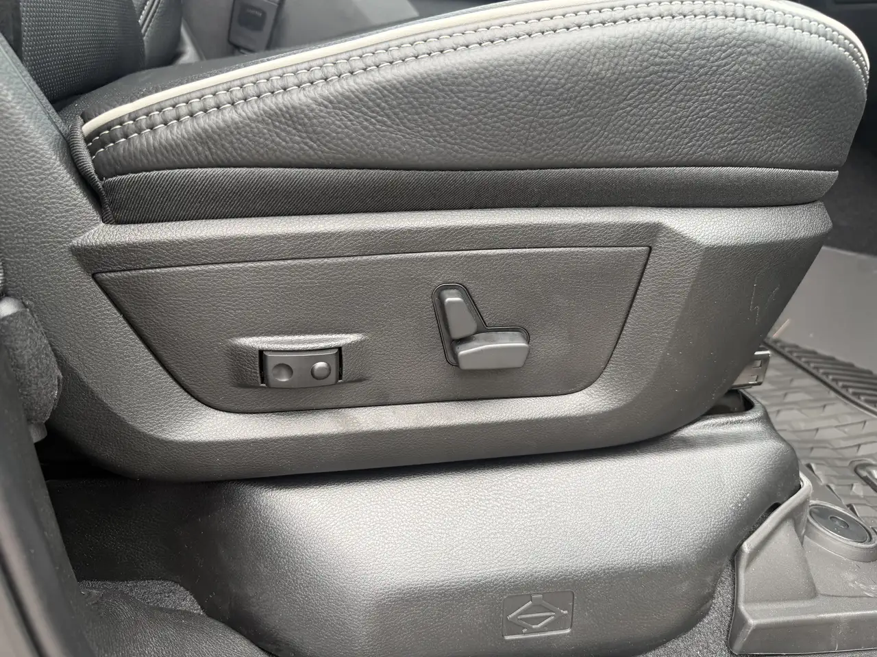 RAM 2500 снимка RAM 2500
