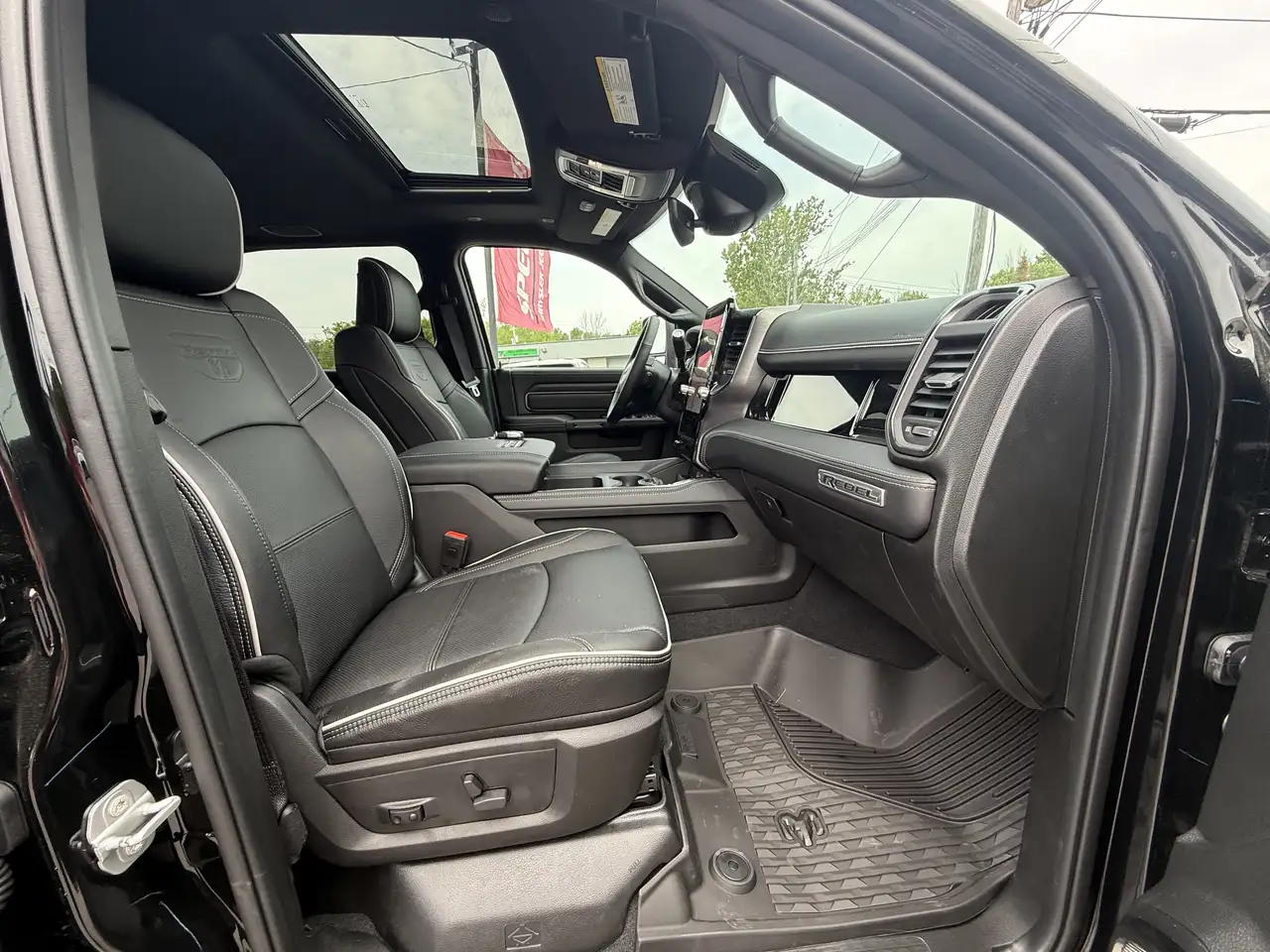 RAM 2500 снимка RAM 2500