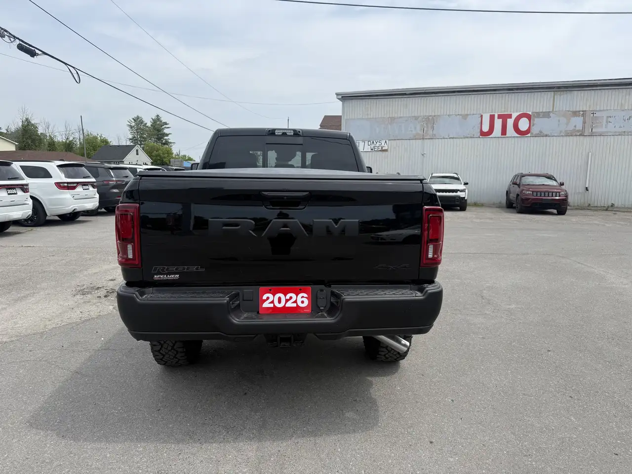 RAM 2500 снимка RAM 2500