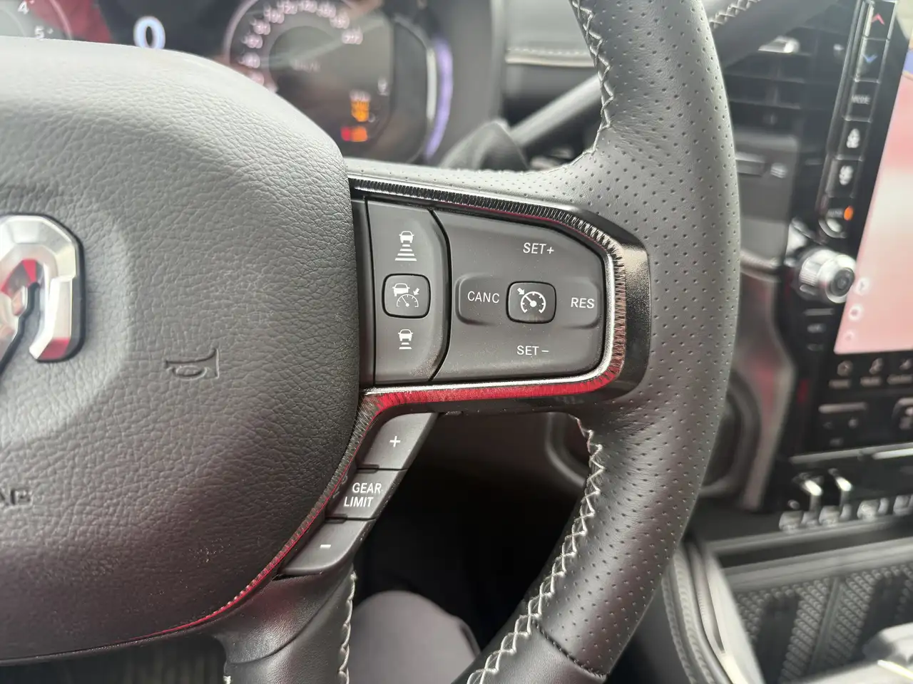 RAM 2500 снимка RAM 2500