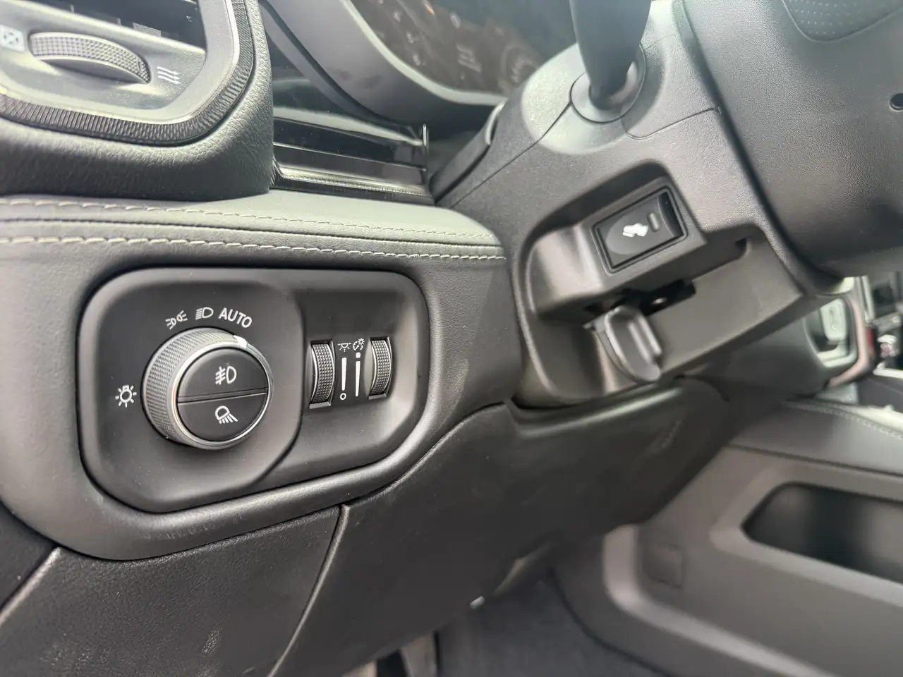 RAM 2500 снимка RAM 2500