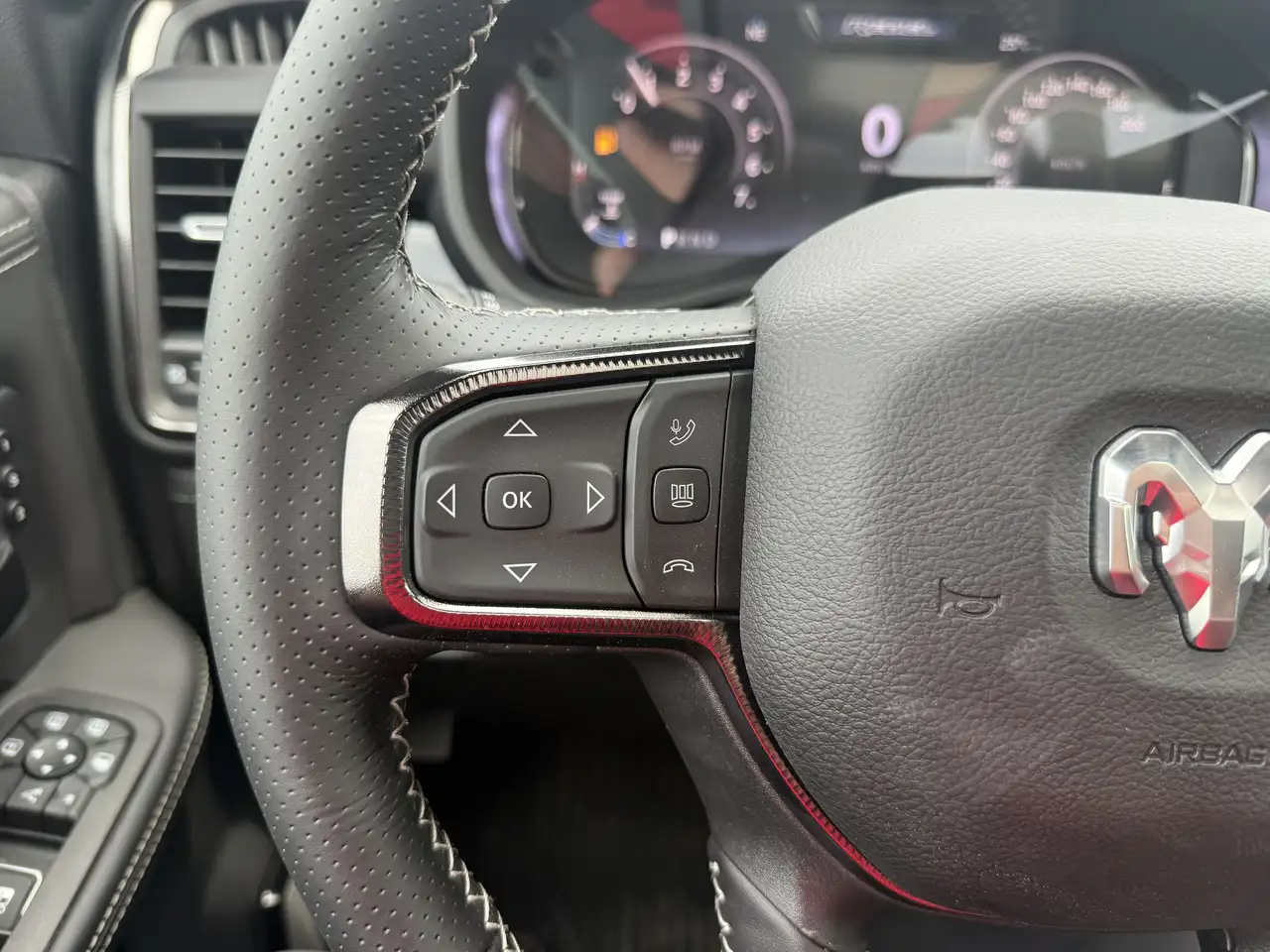 RAM 2500 снимка RAM 2500