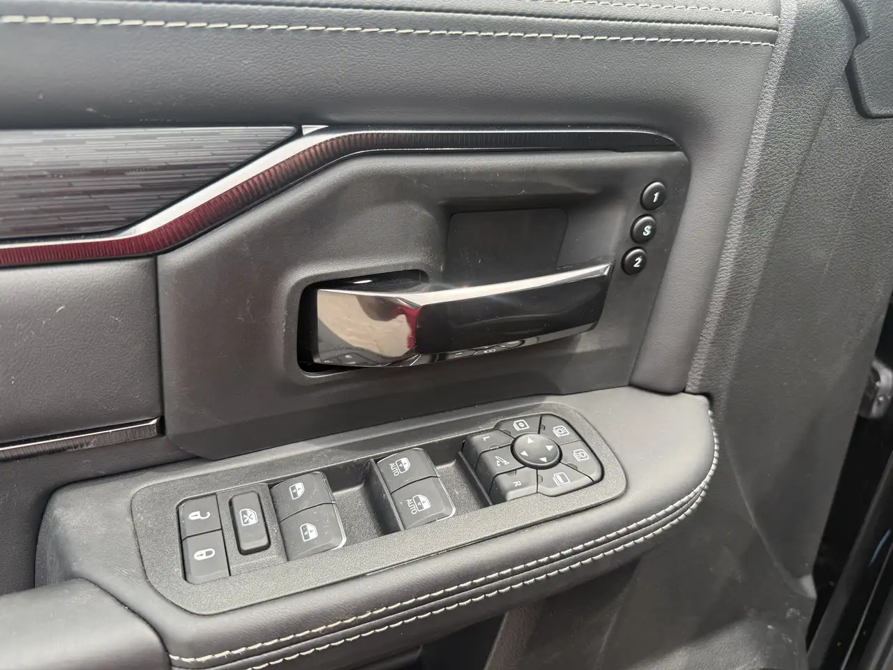 RAM 2500 снимка RAM 2500