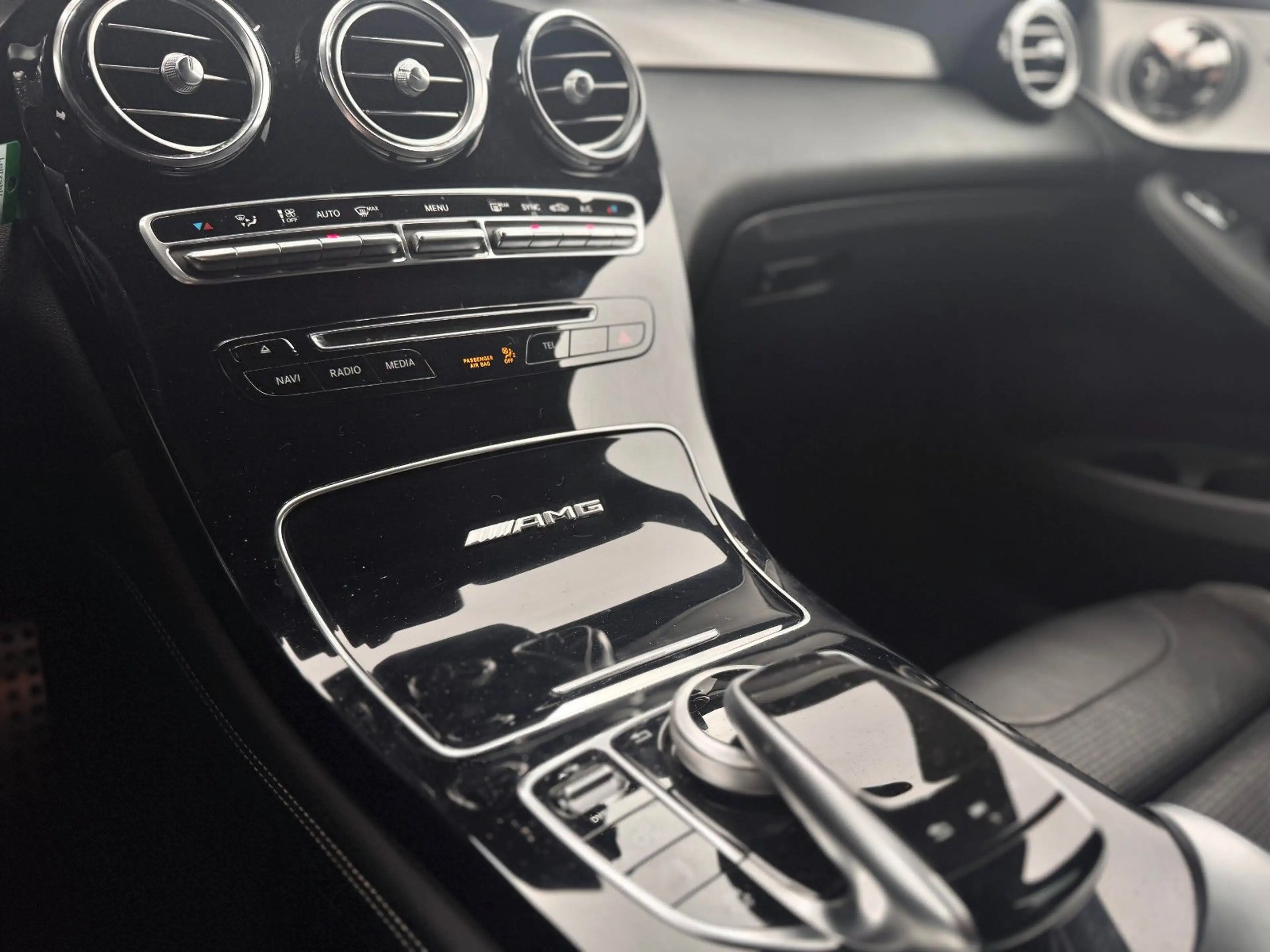 Mercedes-Benz GLC 63 AMG *4Matic*V8*Panorama*360Kamera*LED — photo 15