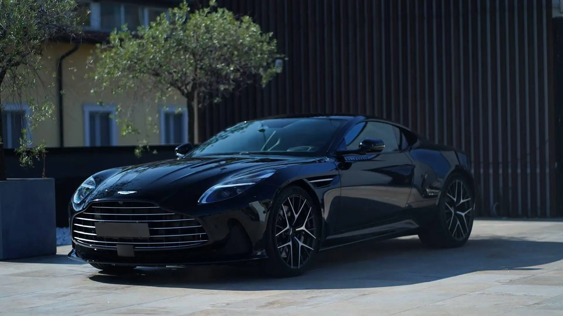 Aston Martin DB12 V8 COUPE 26MY Nero - 1