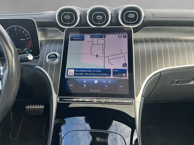 Mercedes-Benz GLC view 11