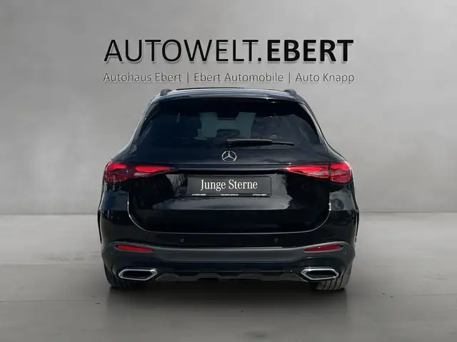 Mercedes-Benz GLC view 4