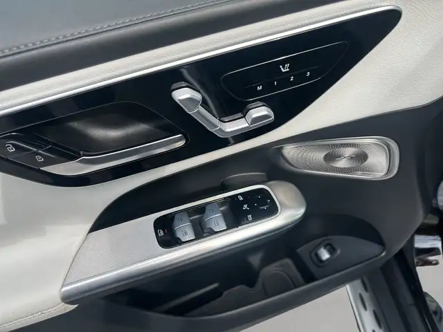 Mercedes-Benz GLC view 12