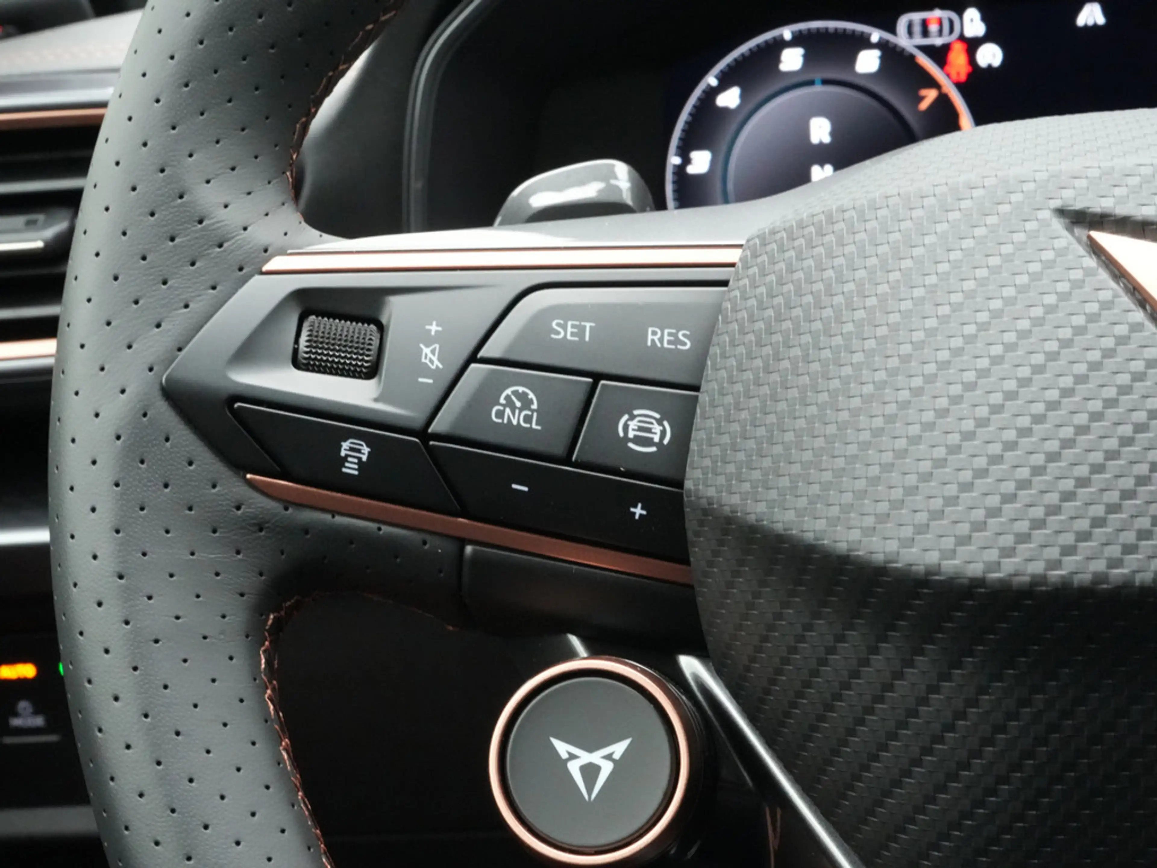 CUPRA Leon Sportstourer VZ DSG e-Hybrid MATRIX AHK — photo 13