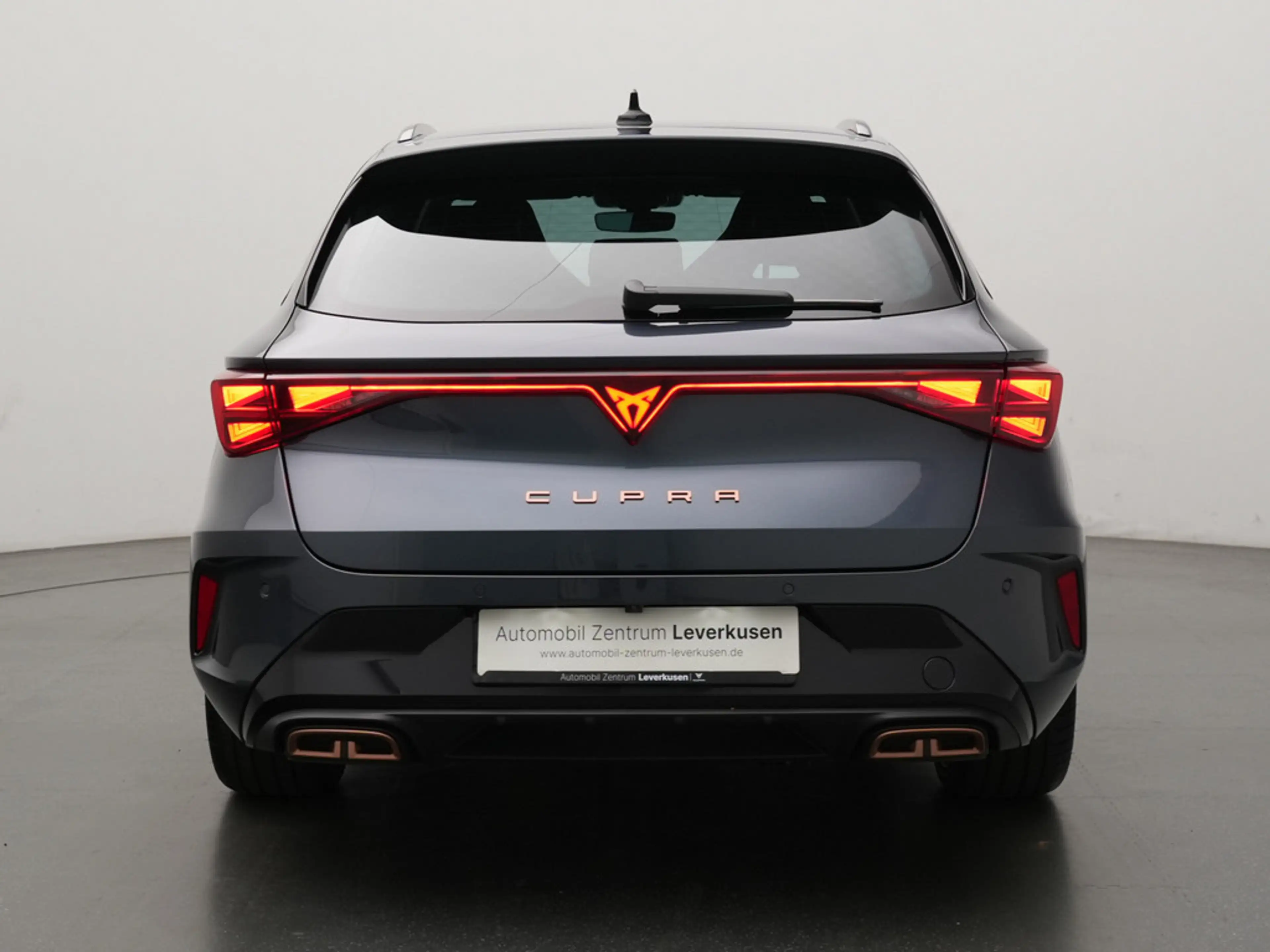 CUPRA Leon Sportstourer VZ DSG e-Hybrid MATRIX AHK — photo 4