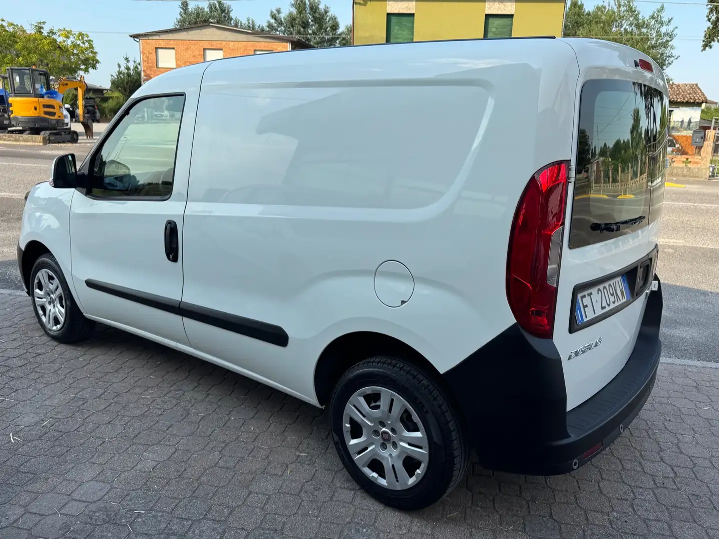 Fiat Doblo 1.3 mjt 95cv PC-TN Cargo SX Blanc - 2