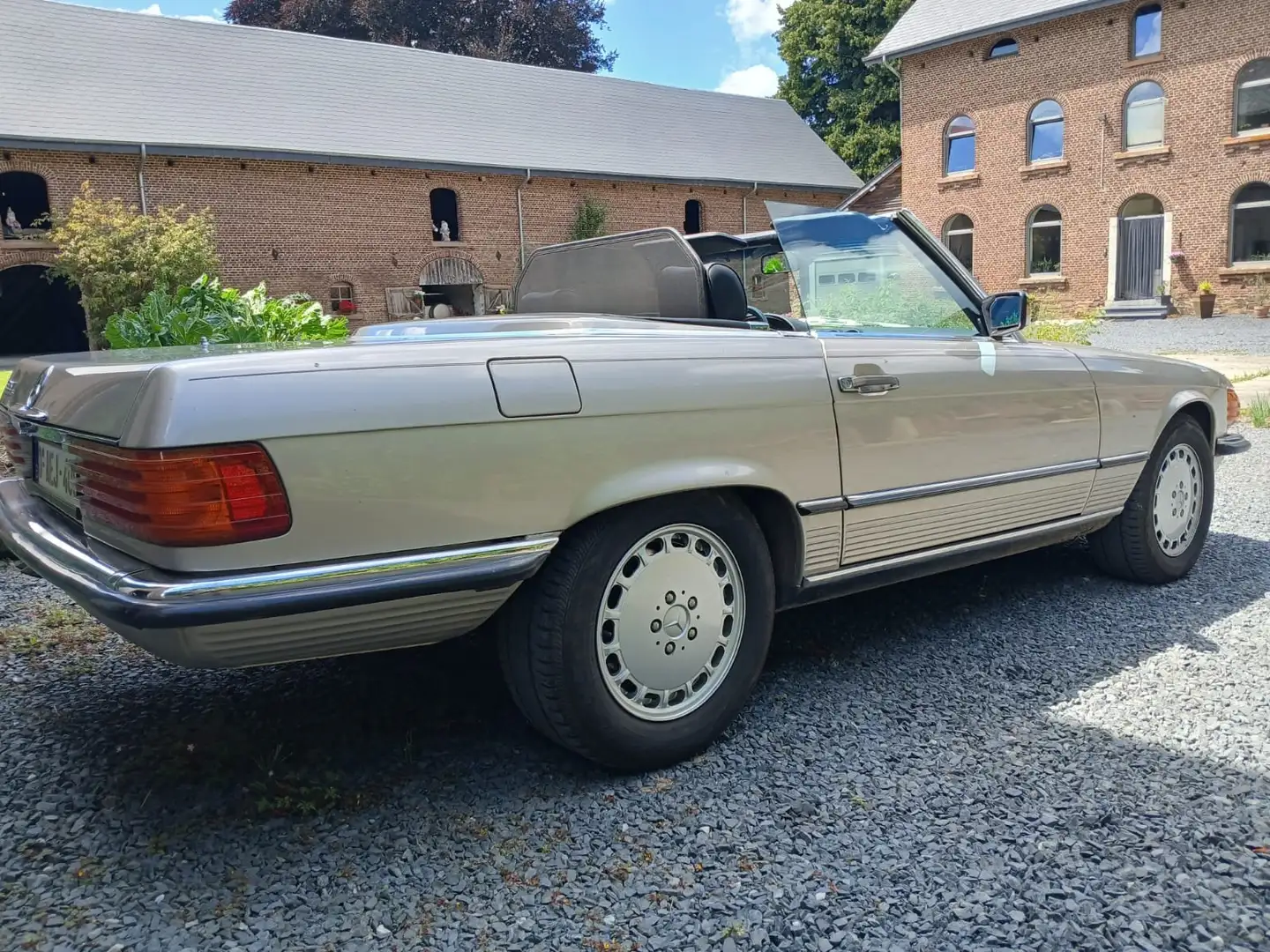 Mercedes-Benz SL 560 Or - 2