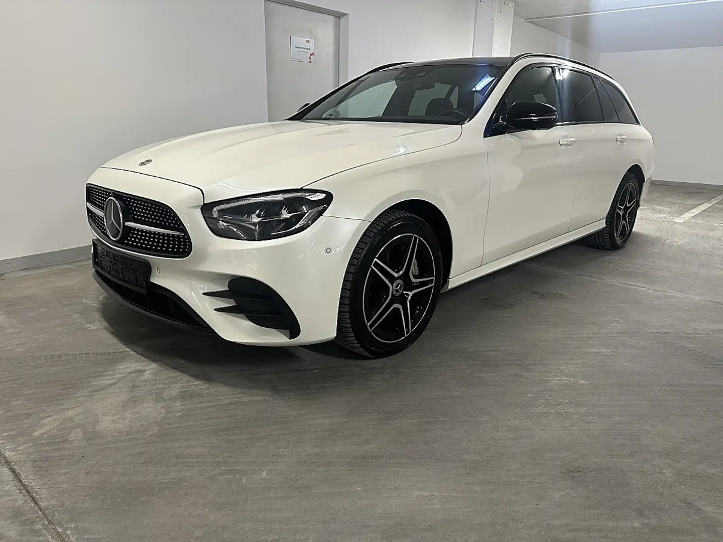Mercedes-Benz E 300 de AMG Line 4Matic Weiß - 2