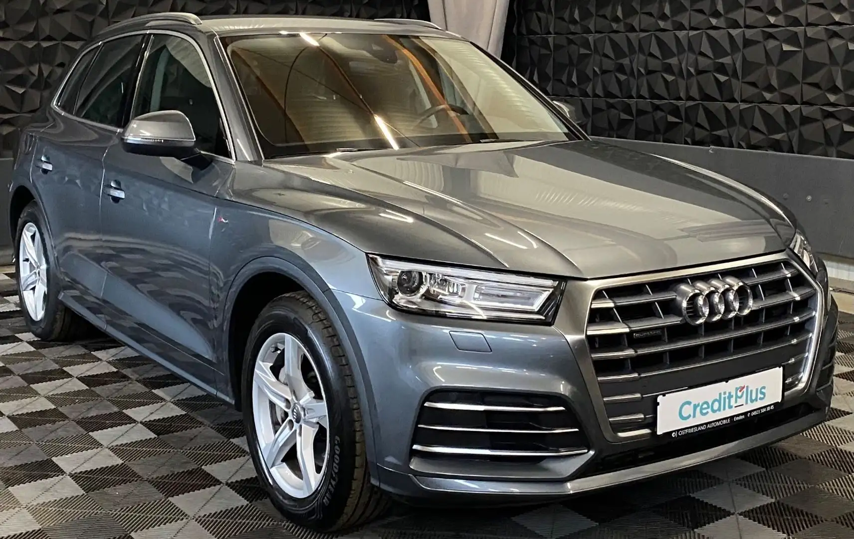 Audi Q5 50 TFSI e quattro, AHK, Navi, Xenon, Tempomat Grau - 1