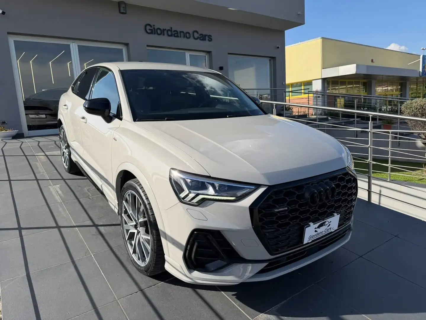 Audi Q3 Sportback 40 2.0 tdi S line edition quattro 200cv Gris - 1