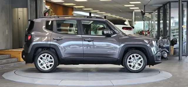 Jeep Renegade view 7