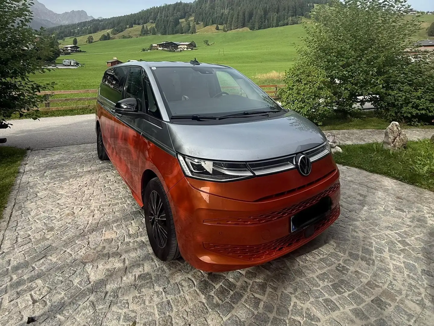 Volkswagen T7 Multivan Multivan 2,0 TDI Style ÜH Style Silber - 1