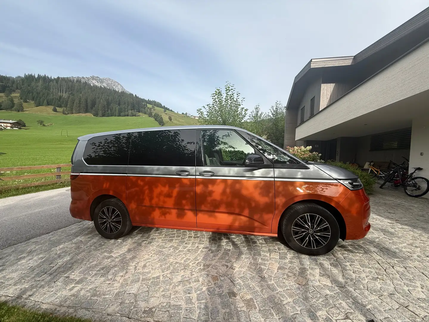 Volkswagen T7 Multivan Multivan 2,0 TDI Style ÜH Style Silber - 2