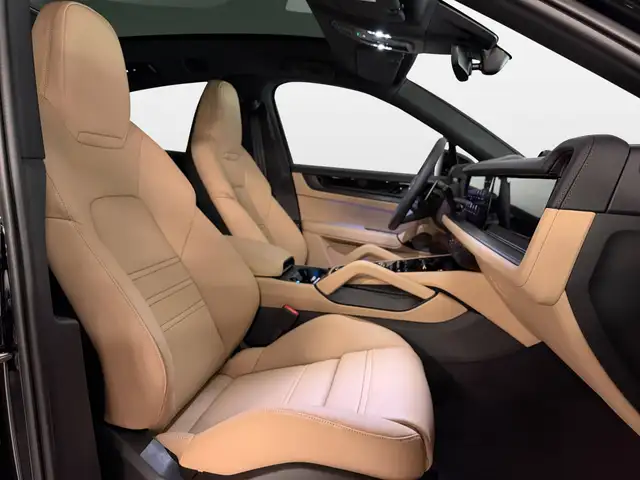 Porsche Cayenne view 15