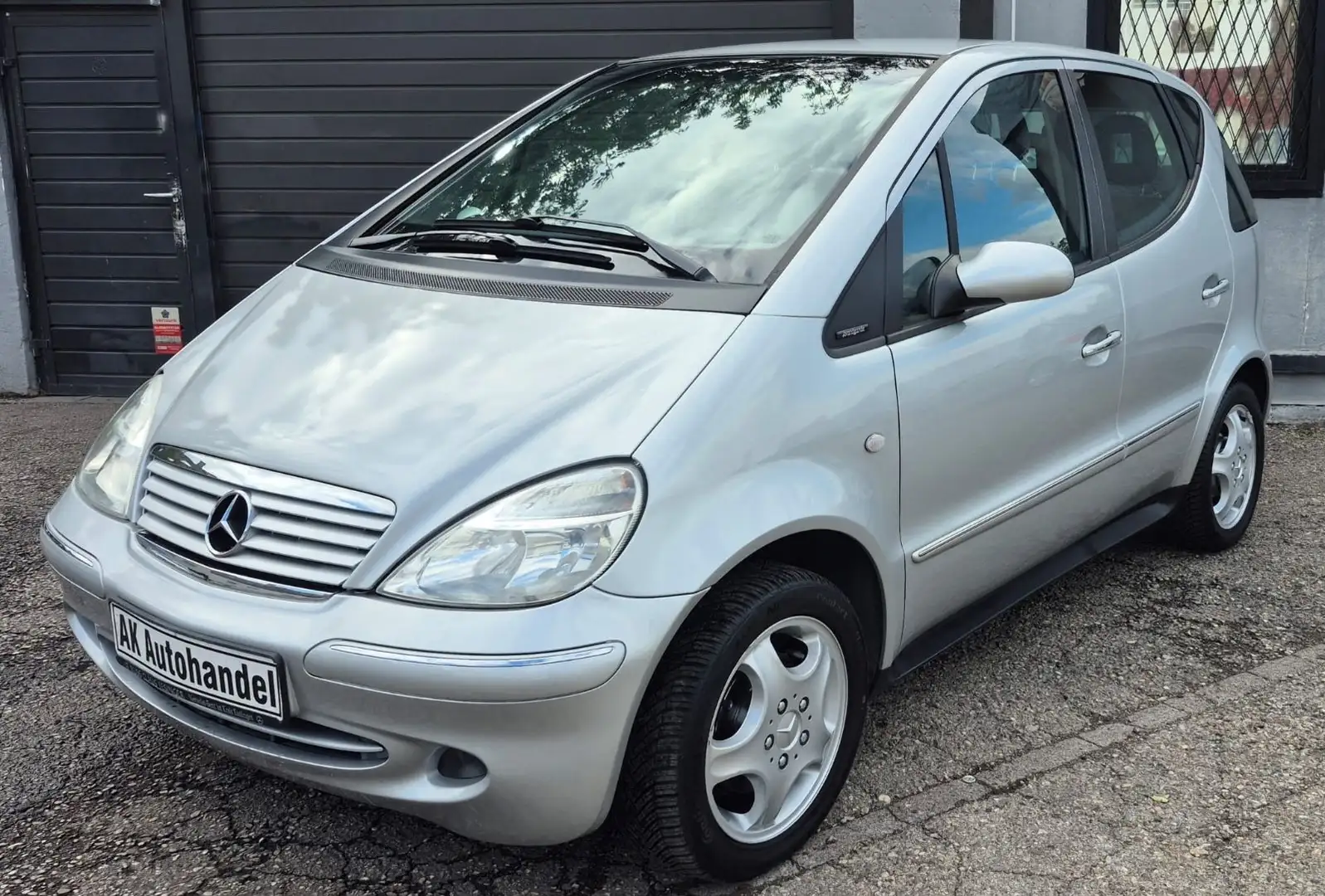 Mercedes-Benz A 170 CDI AVANTGARDE Aut Grüne Plakette 1 Hand Gris - 1