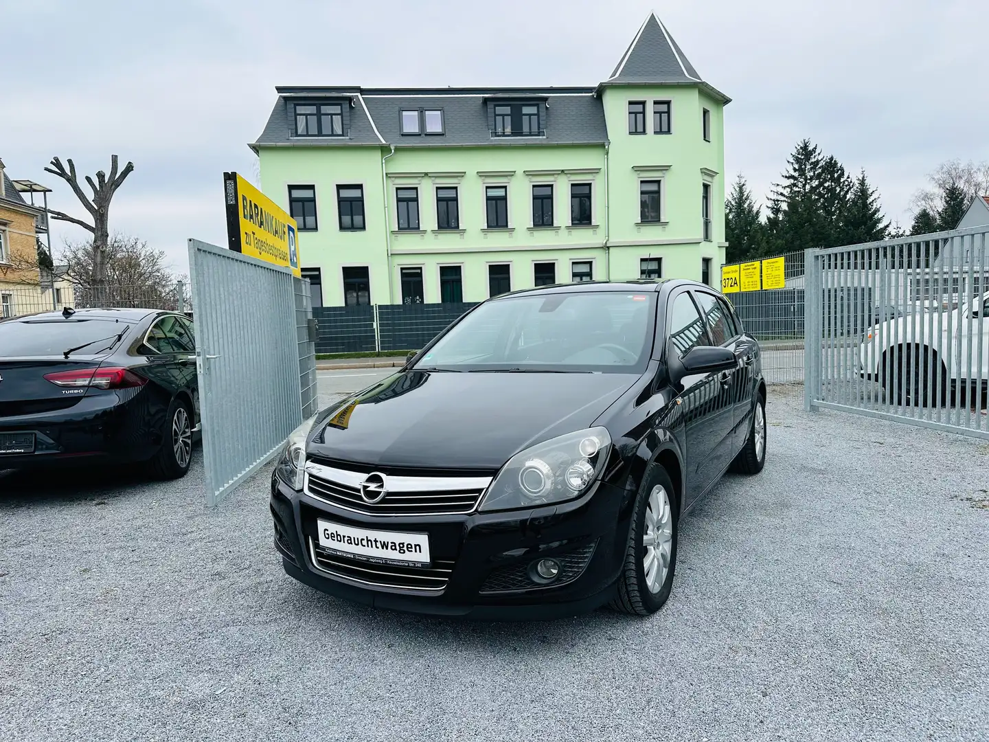 Opel Astra Innovation NAVI KLIMAAUTOMATIK ALU TEMPOMAT XENON Zwart - 2