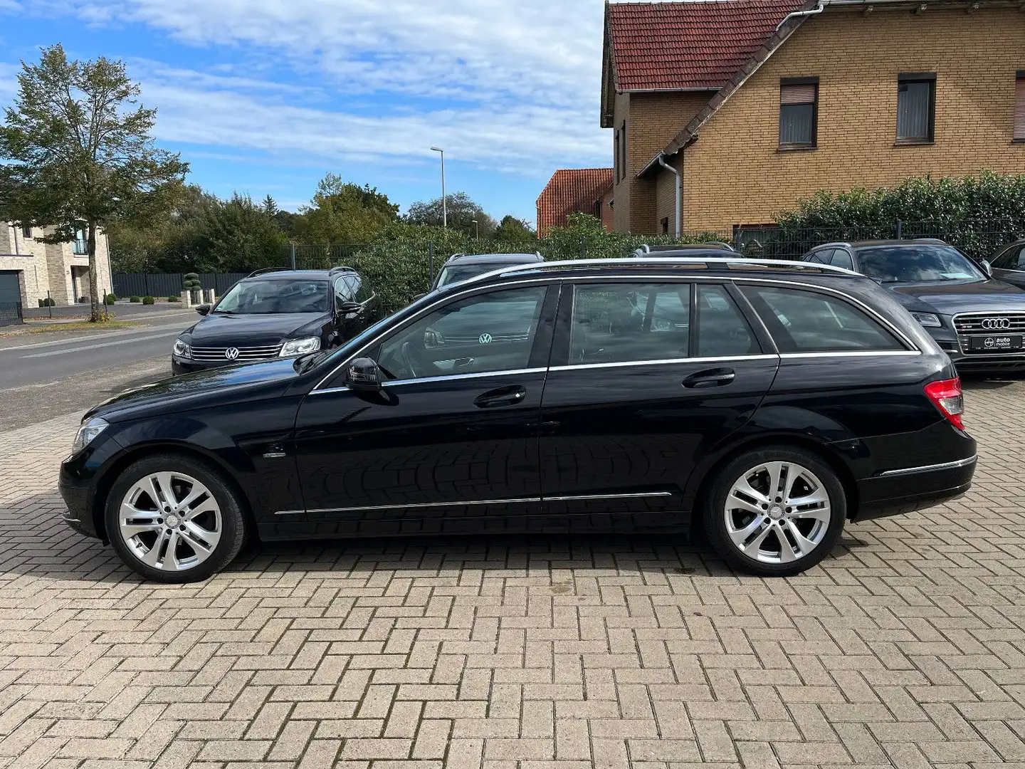 Mercedes-Benz C 220 CDI T+Bremse neu+Serivce neu+AHK+Leder+Navi Schwarz - 2