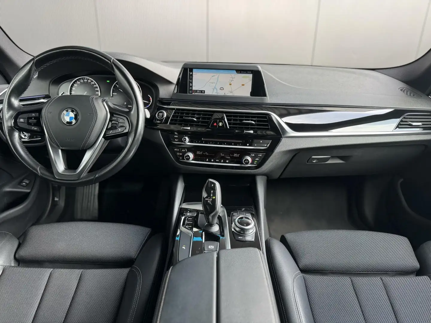BMW 520 5-serie Touring 520d High Executive Grijs - 2