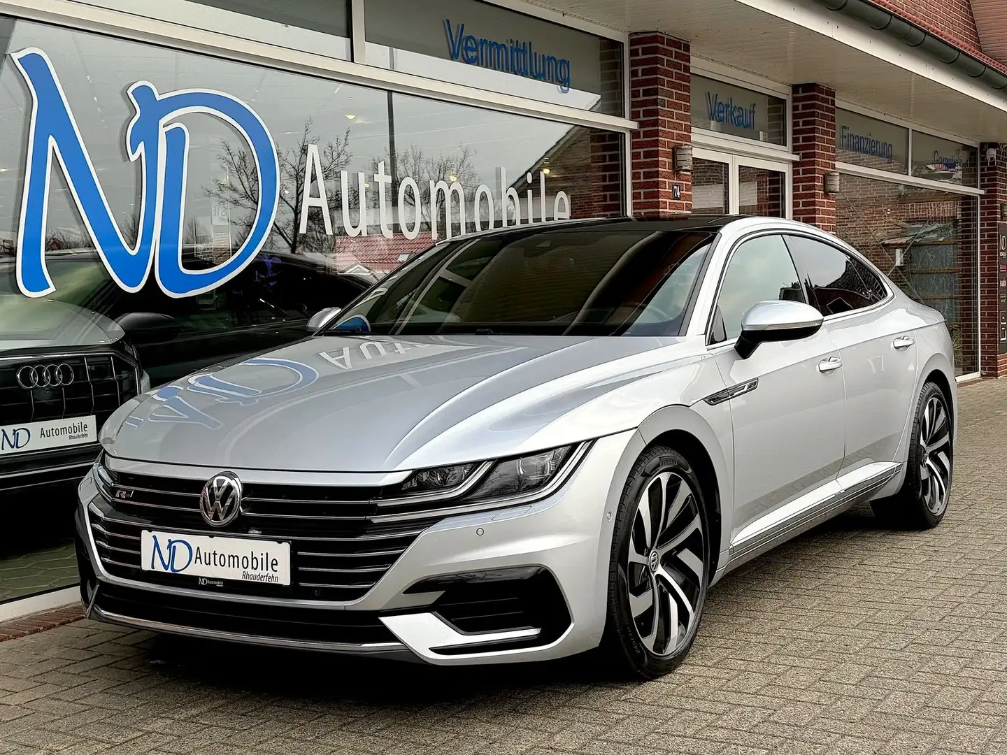 Volkswagen Arteon 2.0 TSI 4M R-Line HeadUp Assistentsysteme Silber - 1
